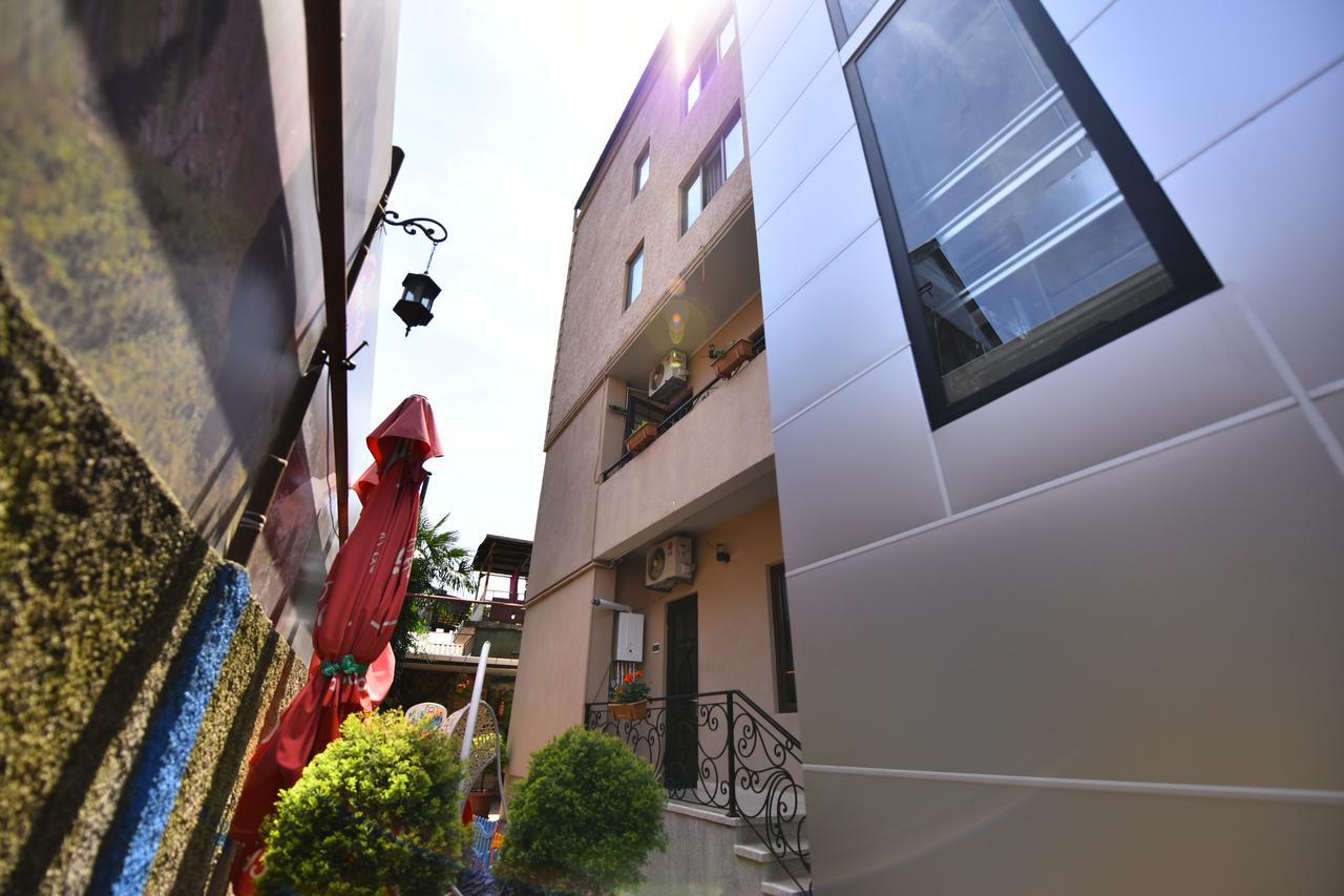 Hotel Phaliashvili Batumi Exterior photo