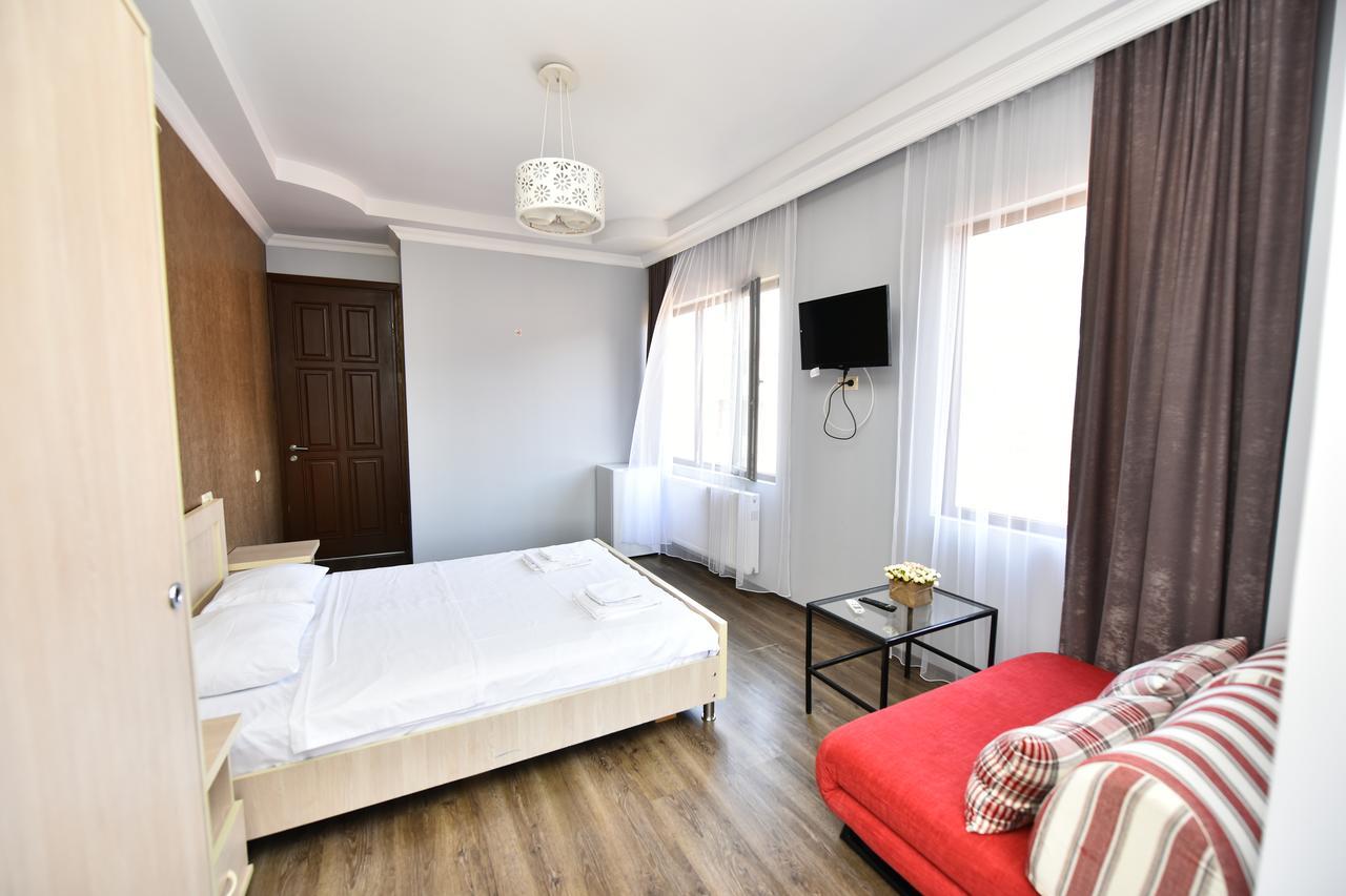 Hotel Phaliashvili Batumi Exterior photo
